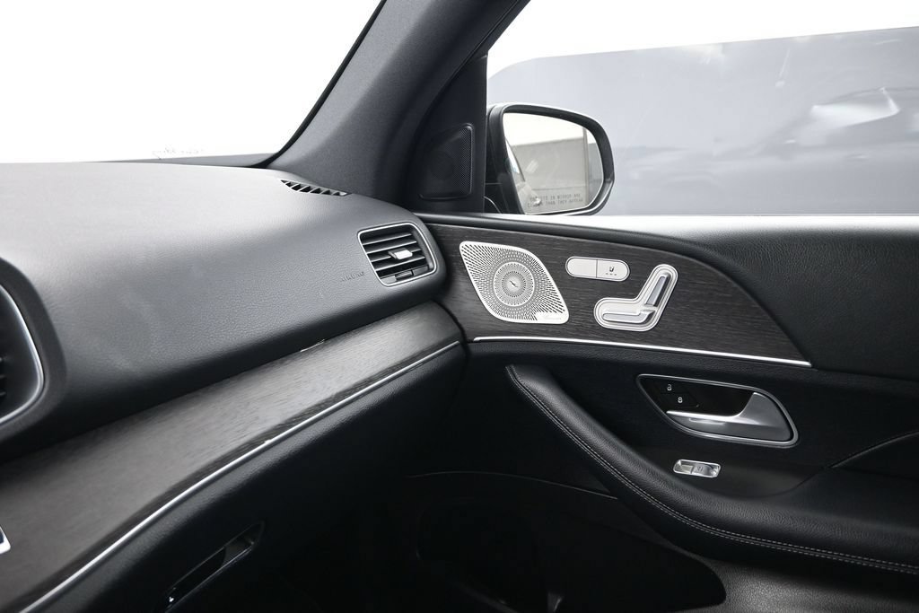 Used 2021 Mercedes-Benz GLE 350 4MATIC w/ AMG Line Exterior image 8