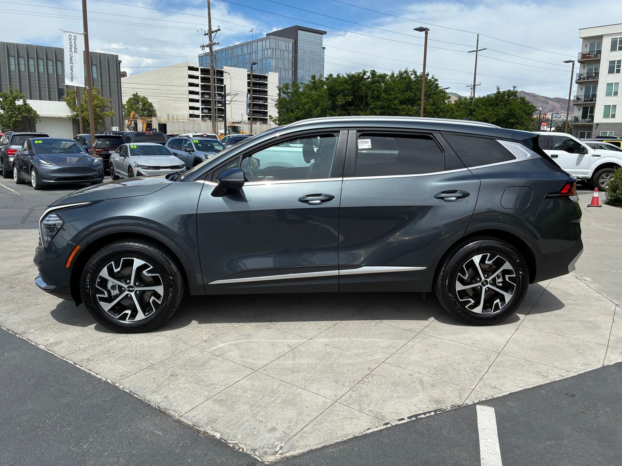 Used 2025 Kia Sportage EX AWD/4WD image 9