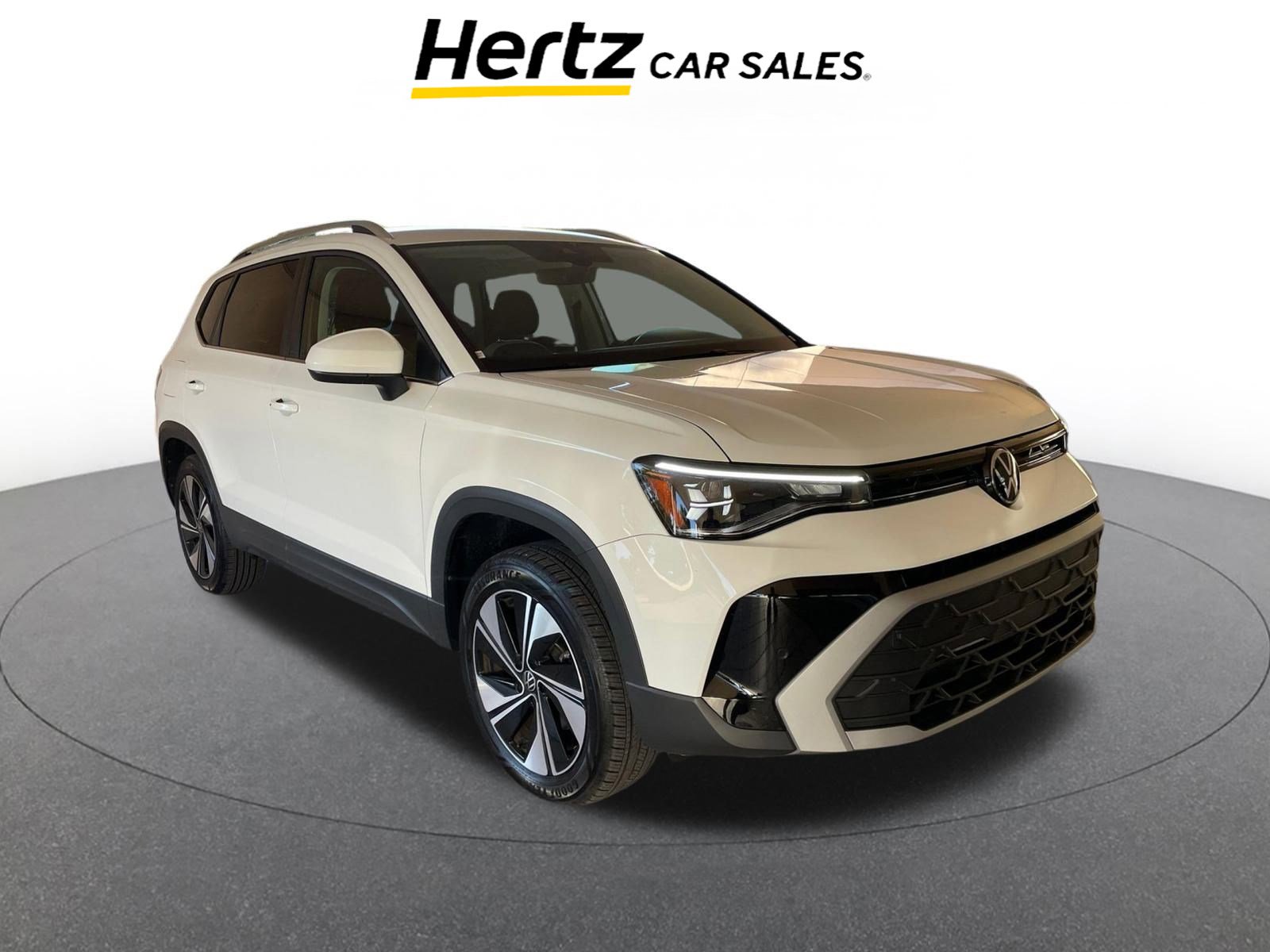 Used 2025 Volkswagen Taos SE image 1