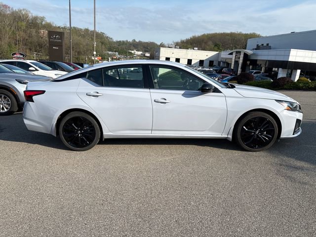 Certified 2023 Nissan Altima 2.5 SR w/ SR Premium Package image 6