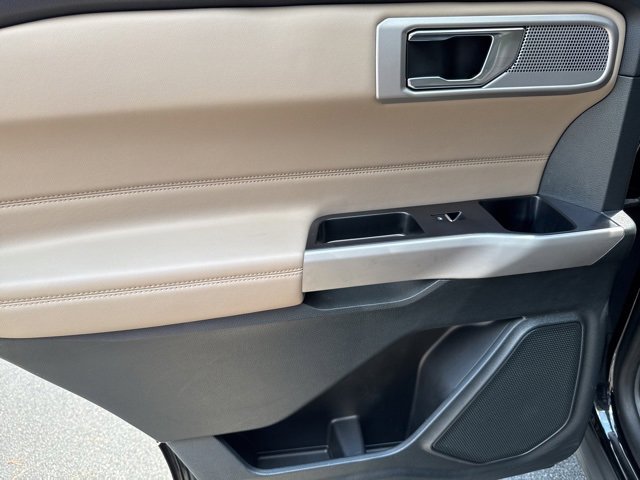 Used 2024 Ford Explorer Limited image 24