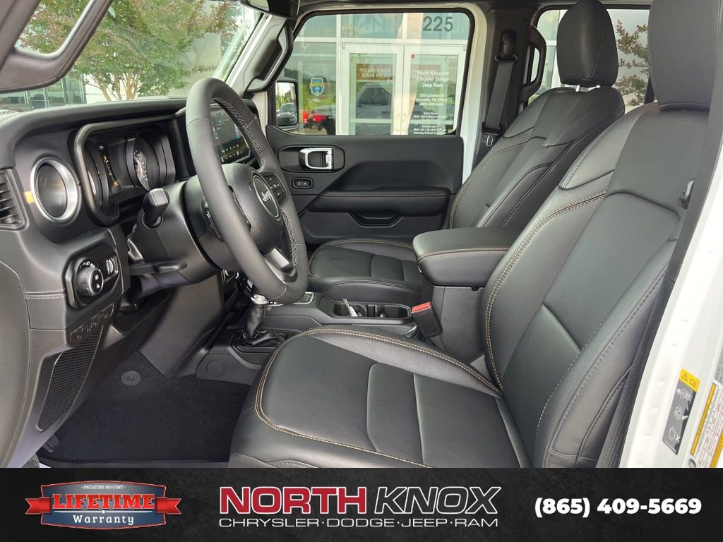 Used 2025 Jeep Gladiator Sport AWD/4WD image 4