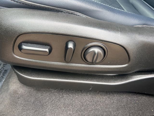 Used 2022 Chevrolet Bolt EUV LT w/ Convenience Package image 12