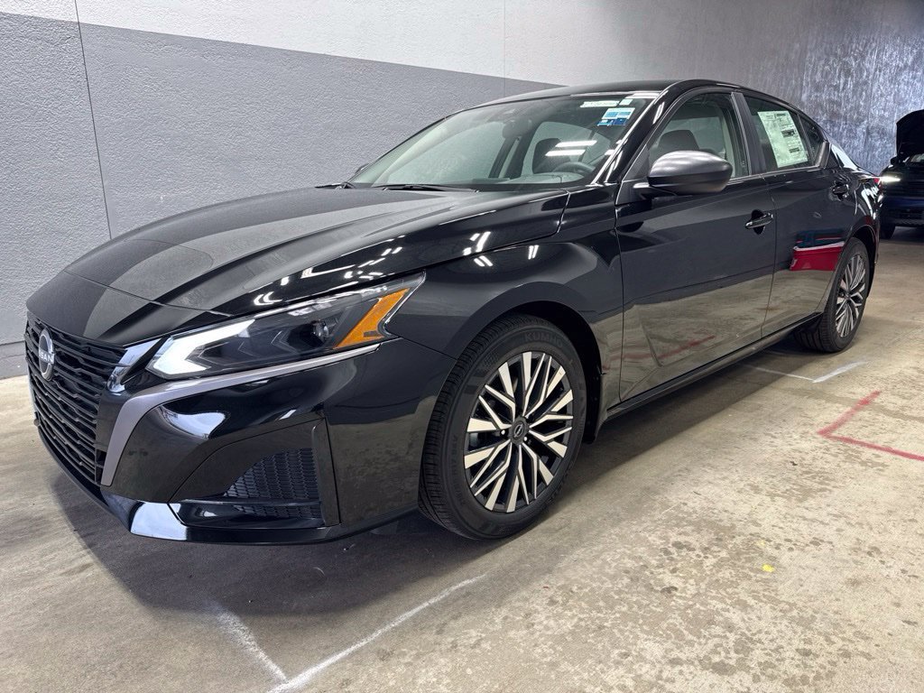 New 2026 Nissan Altima 2.5 SV FWD image 4