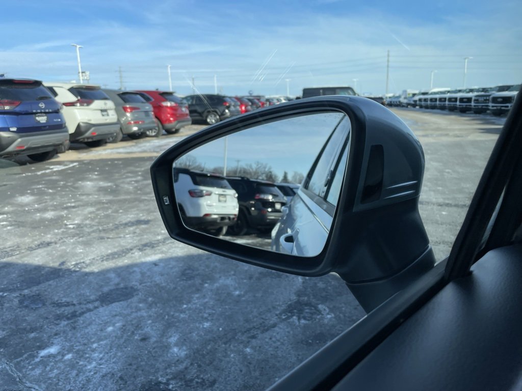 Used 2024 Volkswagen Tiguan Wolfsburg Edition image 40