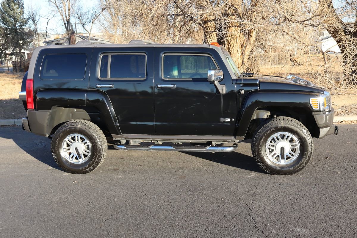 Used 2006 HUMMER H3 w/ Chrome Appearance Package image 3