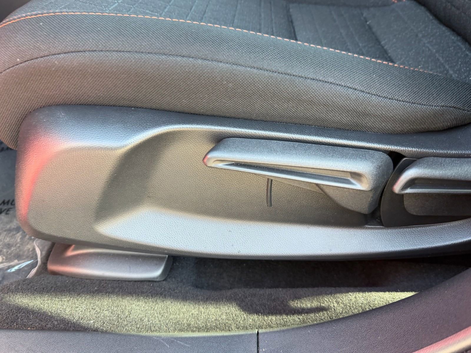 Used 2025 Honda HR-V Sport image 23