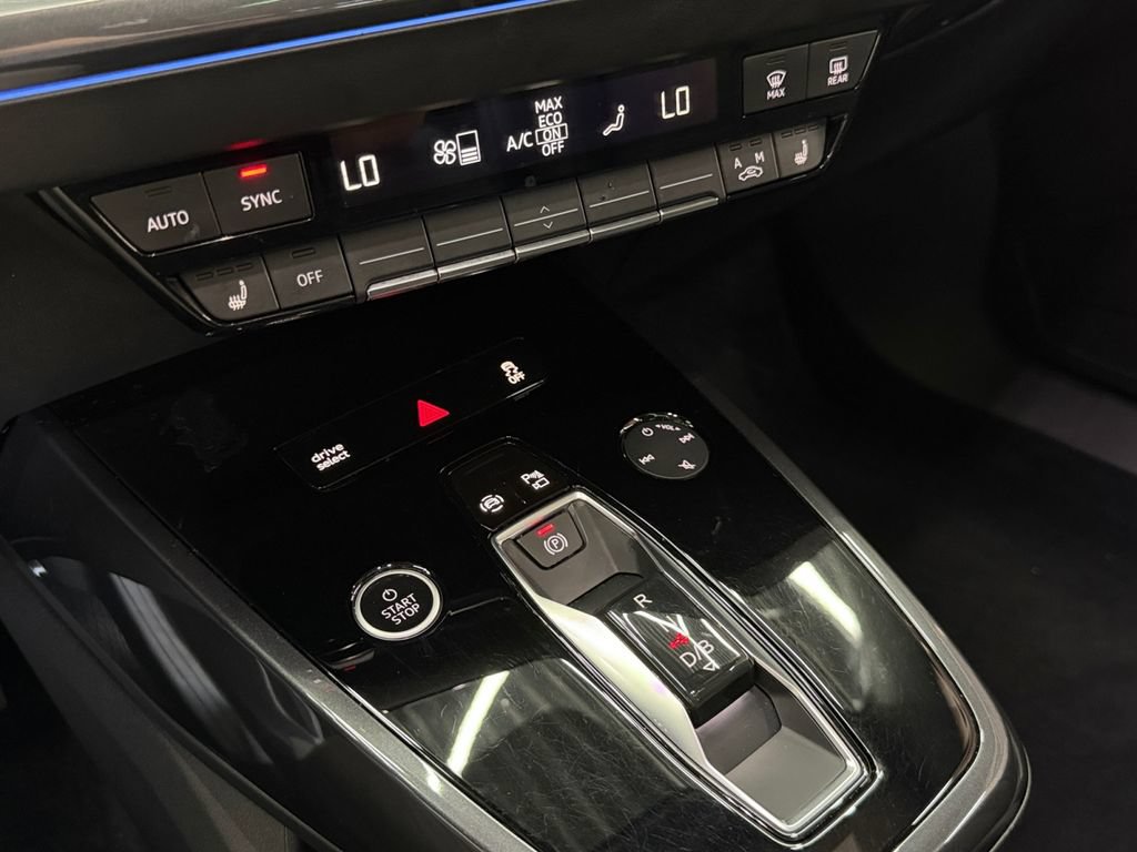 Used 2022 Audi Q4 e-tron Prestige AWD/4WD image 26