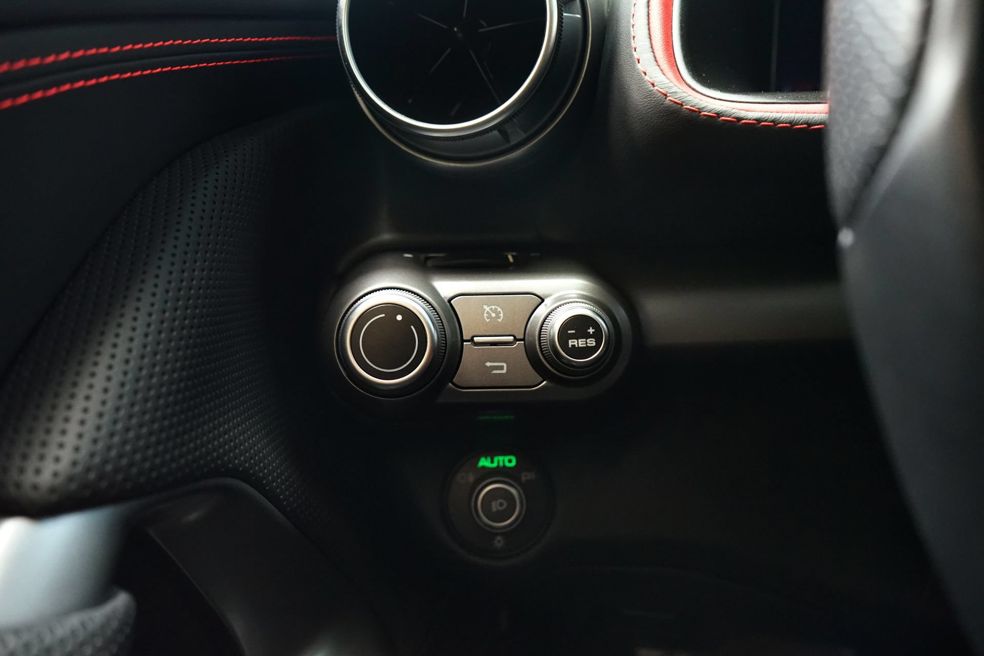 Used 2019 Ferrari 812 Superfast RWD image 26