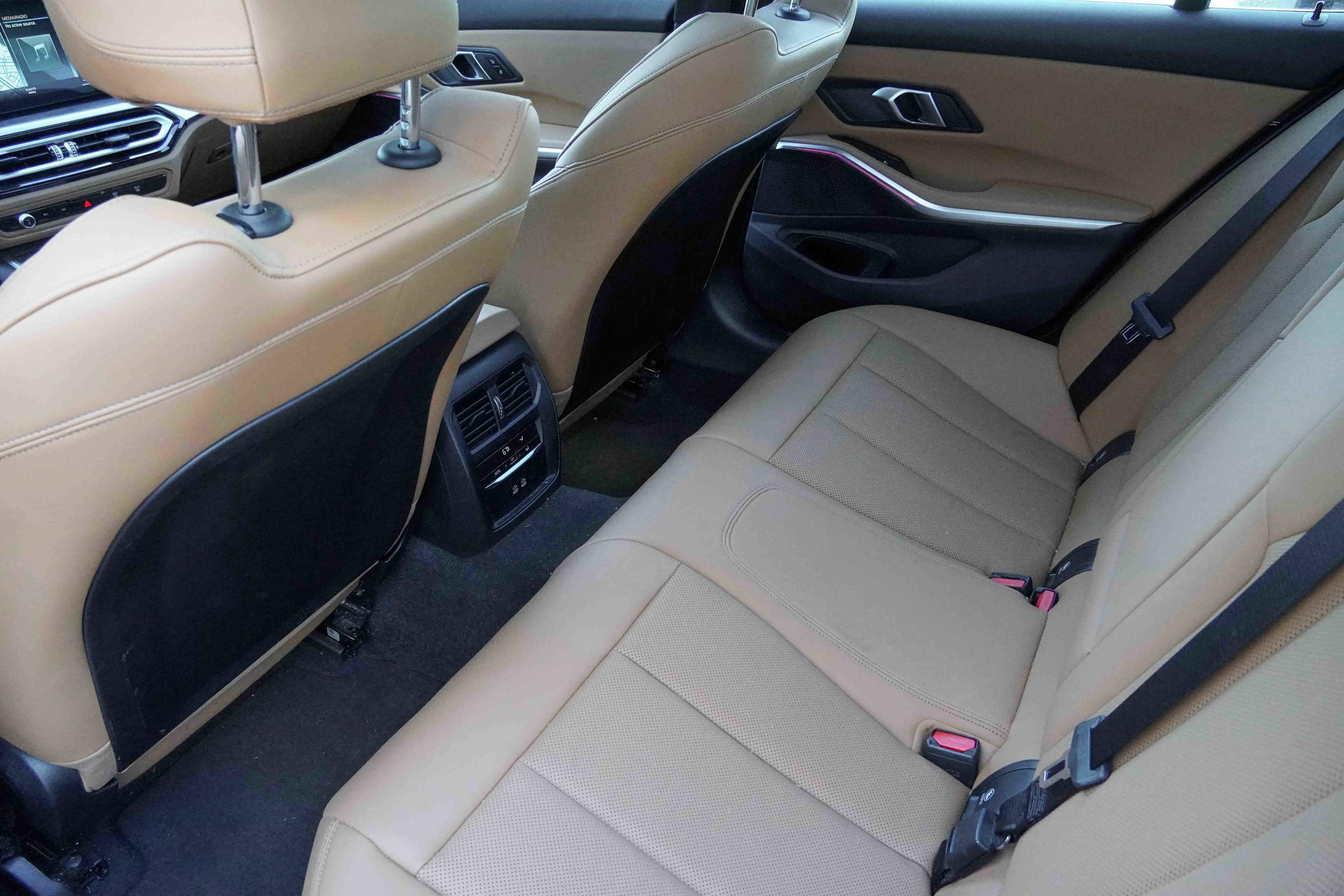 Used 2024 BMW 330i Sedan w/ Convenience Package image 35