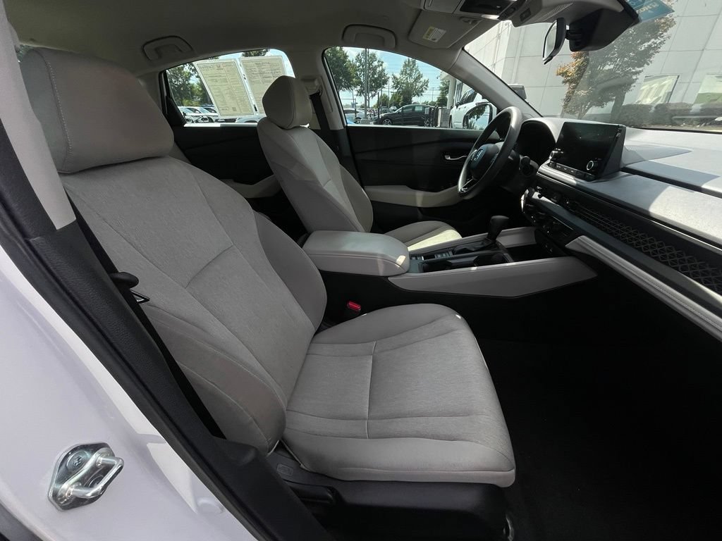 Certified 2025 Honda Accord LX image 32
