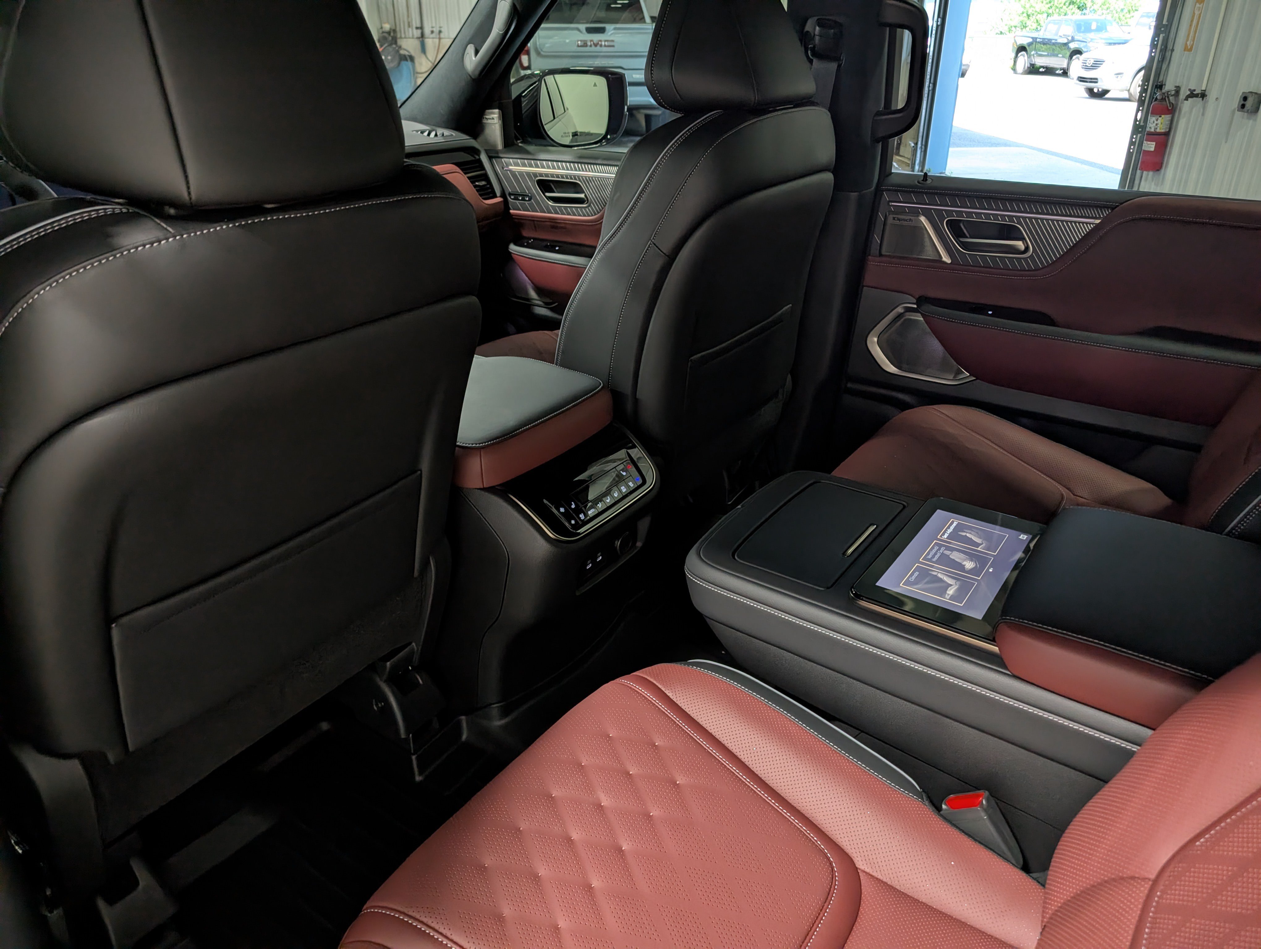 Used 2026 INFINITI QX80 Autograph w/ Autograph Exterior Package AWD/4WD image 18