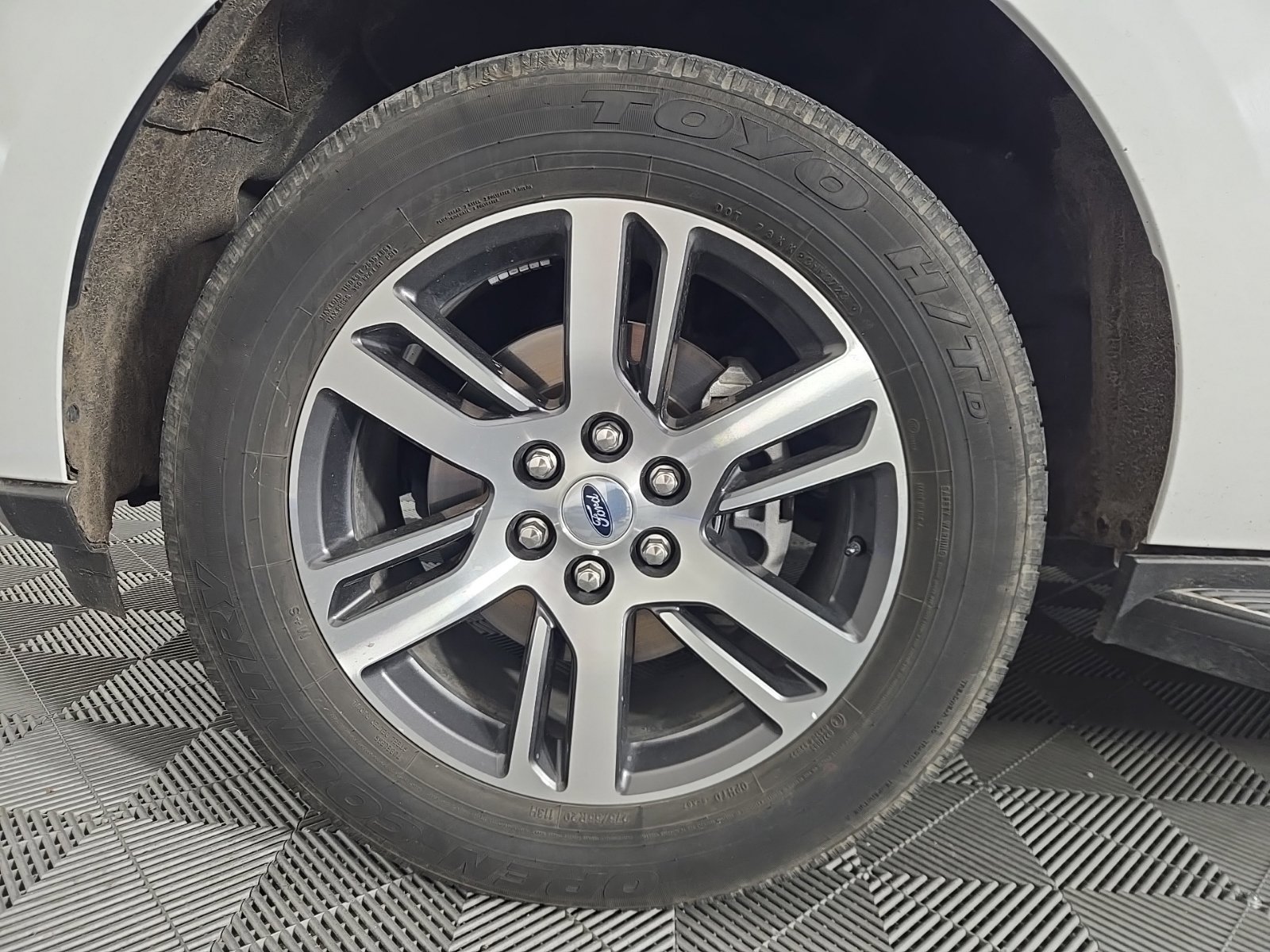 Used 2024 Ford Expedition Limited RWD image 5