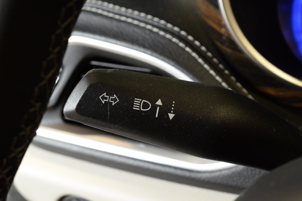 Used 2023 Chrysler Pacifica Limited AWD/4WD image 19