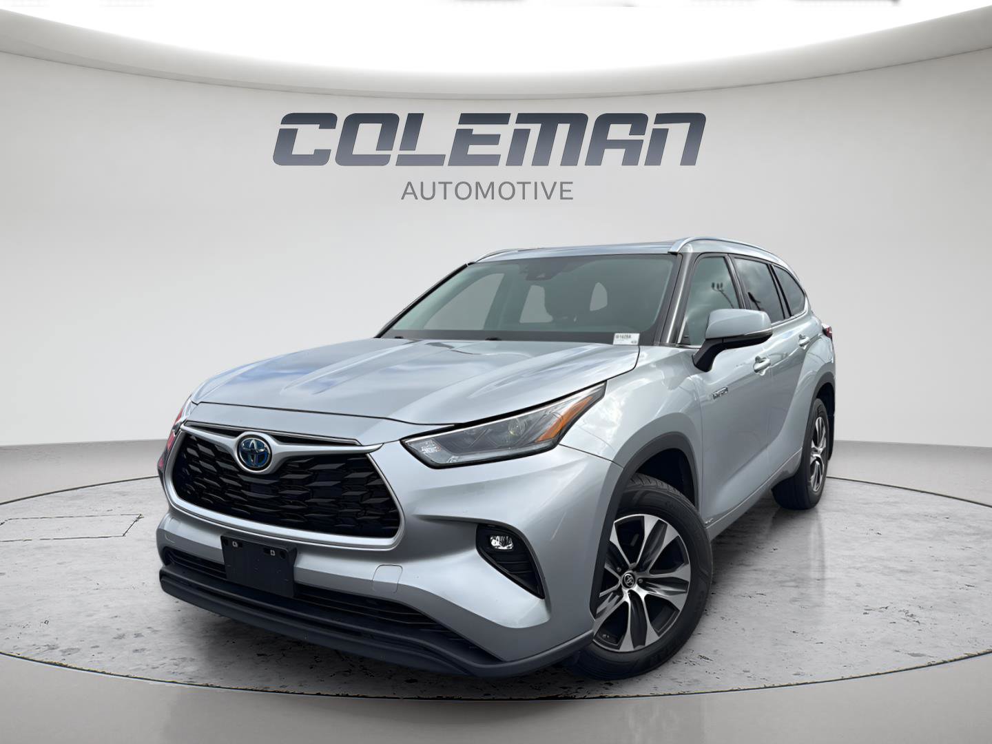 Used 2021 Toyota Highlander XLE image 1