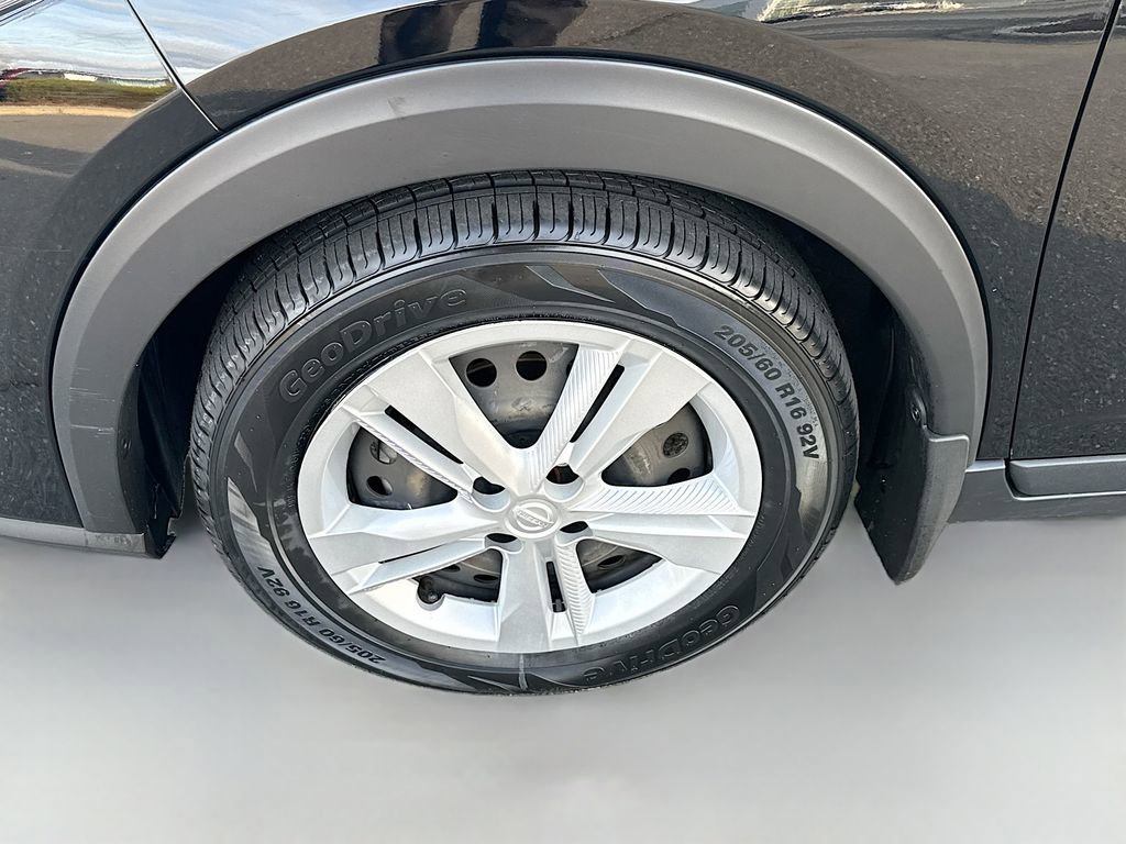 Used 2023 Nissan Kicks S image 25