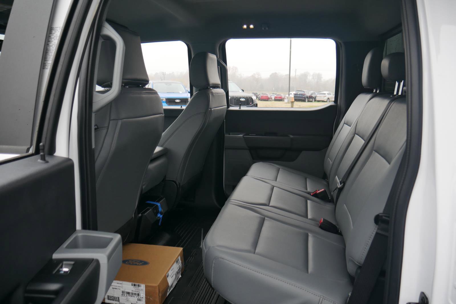 New 2026 Ford F550 4x4 Crew Cab image 20