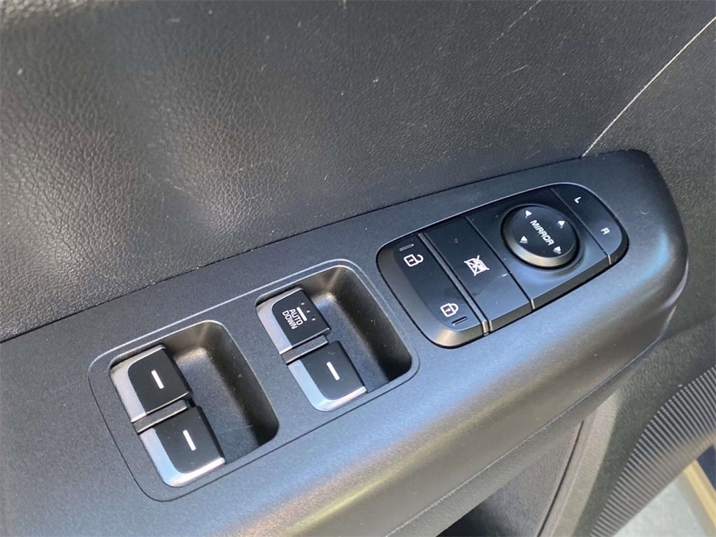Used 2021 Kia Sportage LX image 21