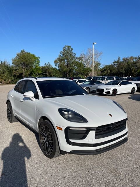 Used 2023 Porsche Macan Turbo image 5