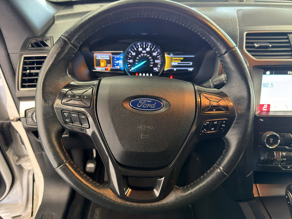 Used 2019 Ford Explorer XLT w/ Equipment Group 202A AWD/4WD image 17