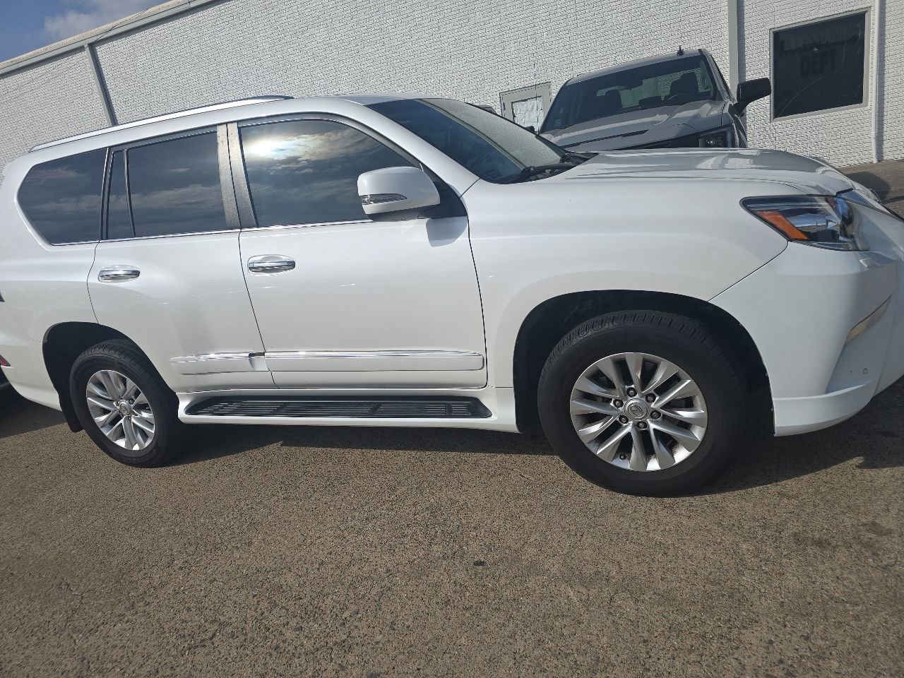 Used 2019 Lexus GX 460 Premium AWD/4WD image 3