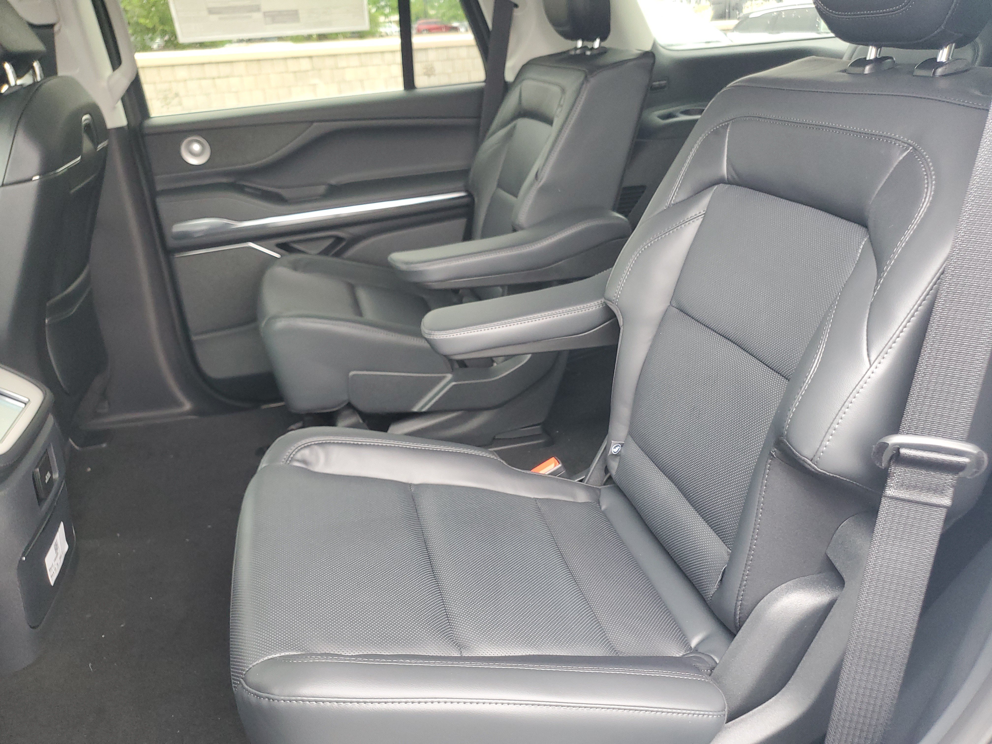 New 2026 Lincoln Navigator Reserve AWD/4WD image 30