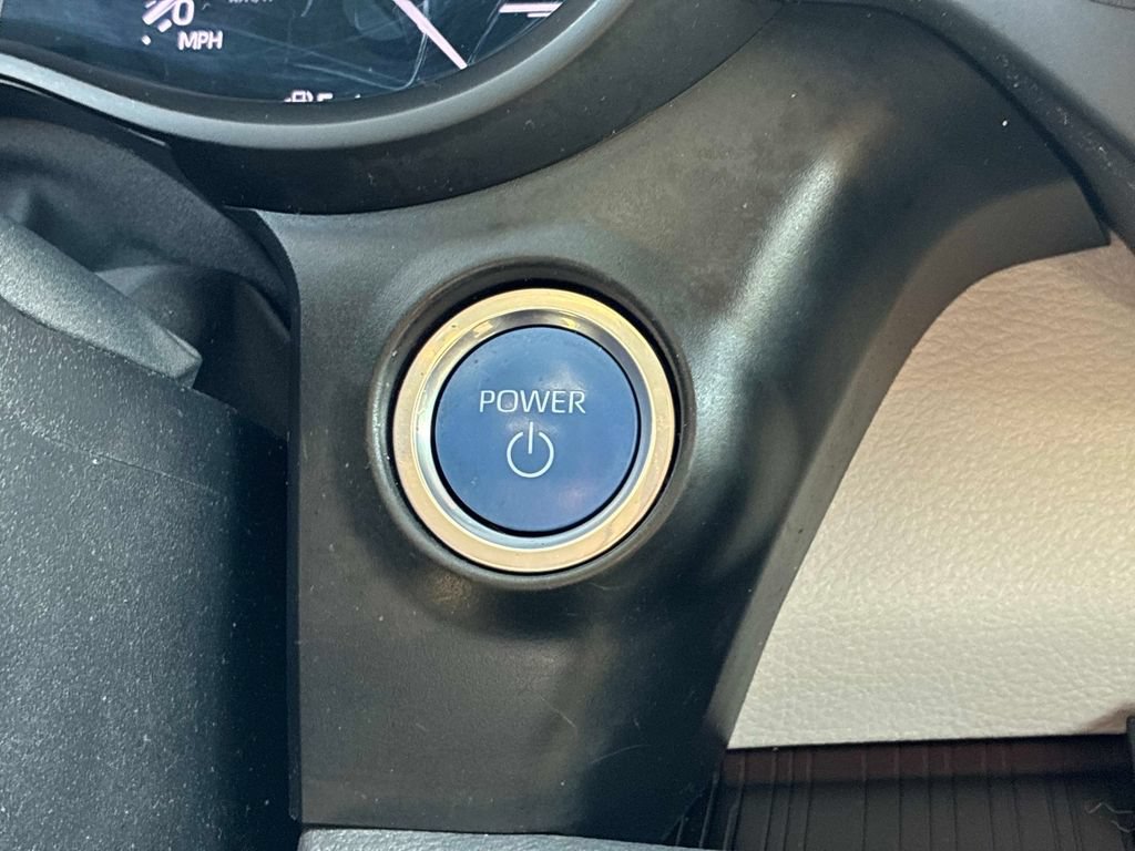 Used 2023 Toyota Sienna LE FWD image 29