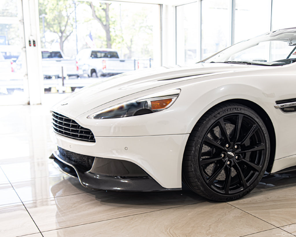 Used 2016 Aston Martin Vanquish Volante RWD image 4