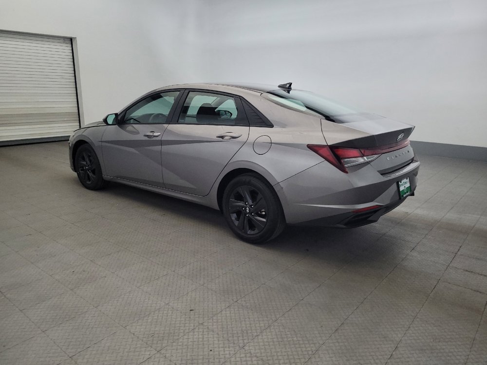 Used 2023 Hyundai Elantra SEL w/ Cargo Package FWD image 3