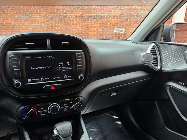 Used 2023 Kia Soul LX w/ LX Technology Package image 18