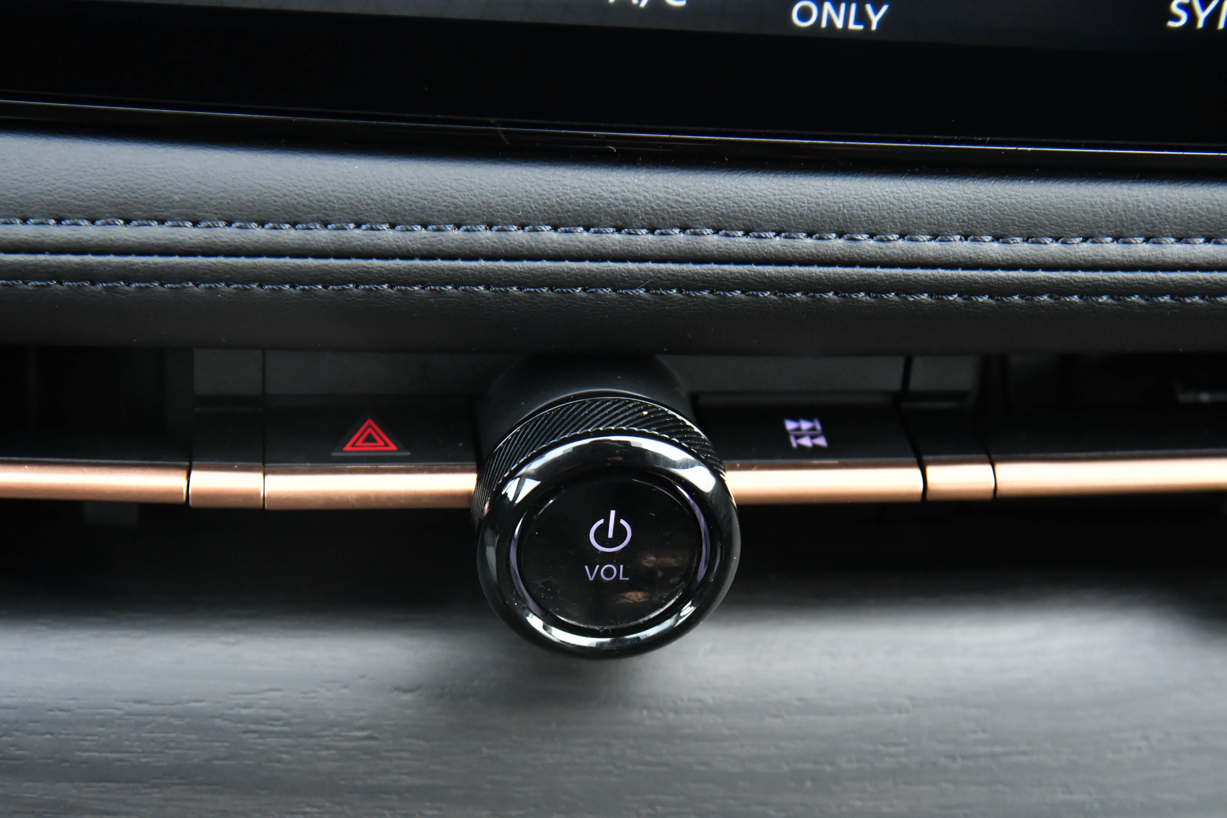 Used 2024 Nissan Ariya FWD image 28