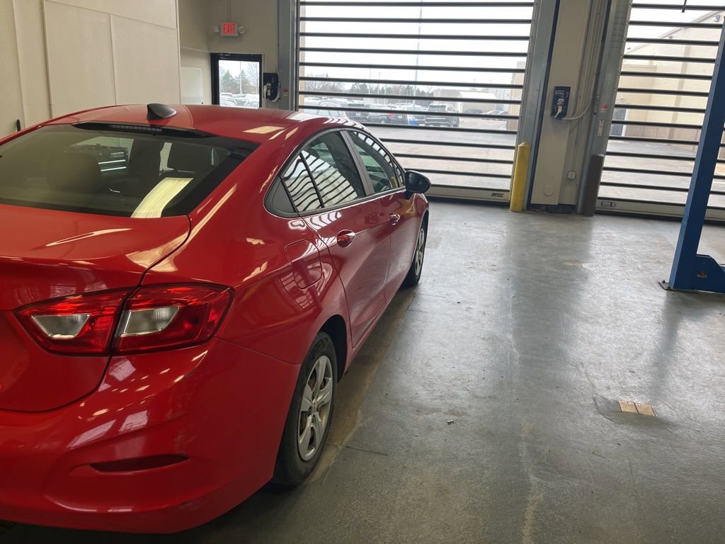 Used 2018 Chevrolet Cruze LS image 12
