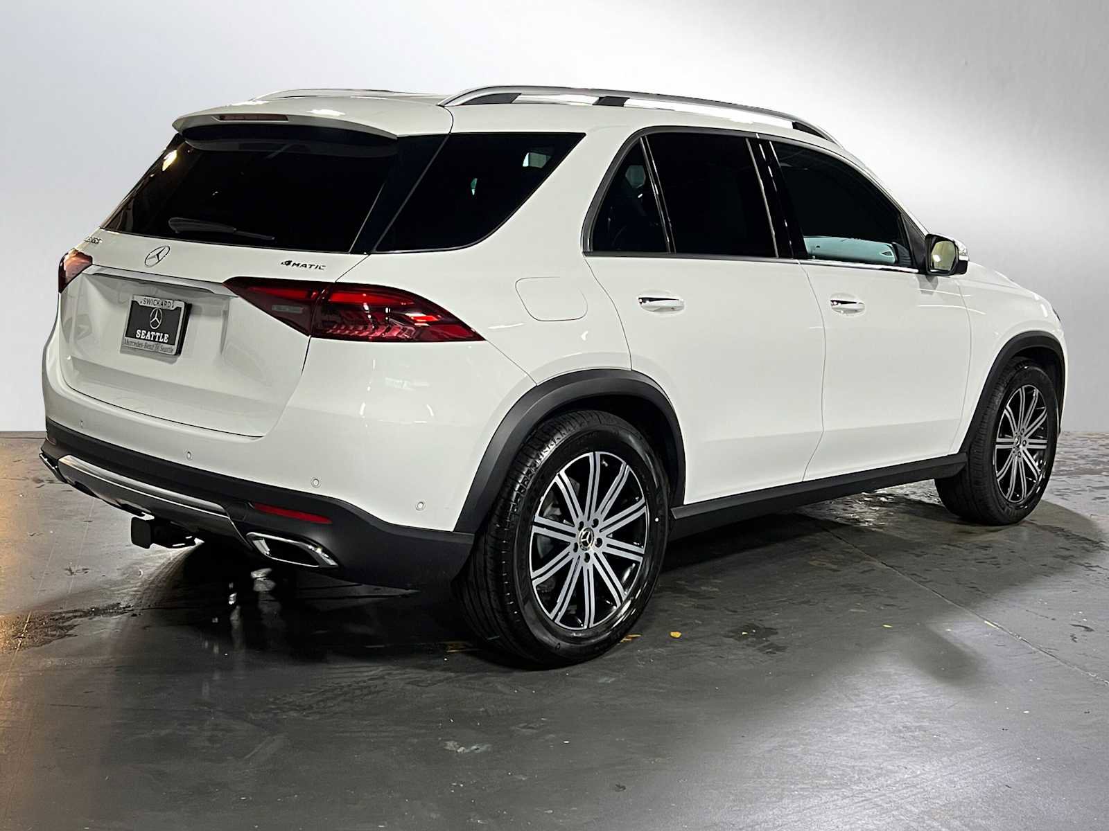 Used 2025 Mercedes-Benz GLE 350 4MATIC image 3