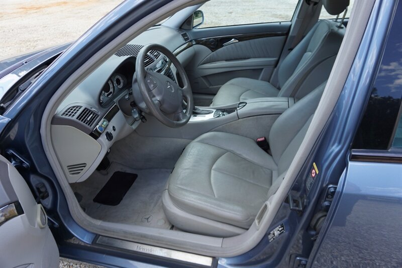 Used 2004 Mercedes-Benz E 500 4MATIC Sedan image 20