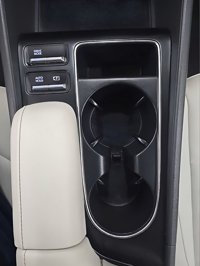 Used 2025 Hyundai Sonata SEL FWD image 36