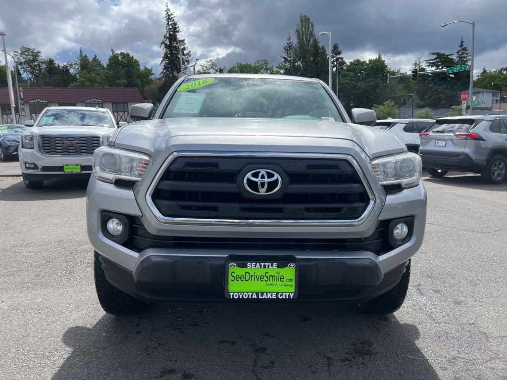 Used 2016 Toyota Tacoma SR5 w/ SR5 Appearance Package (SN) AWD/4WD image 2