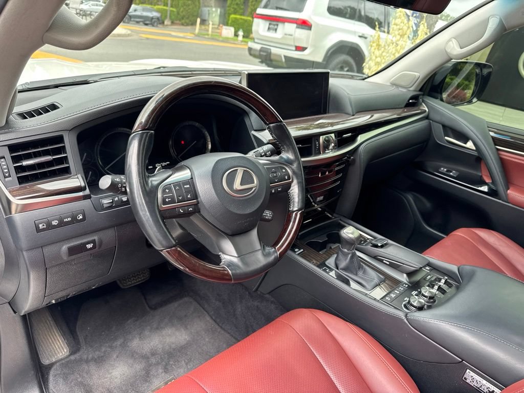 Used 2017 Lexus LX 570 4WD w/ Luxury Package image 12