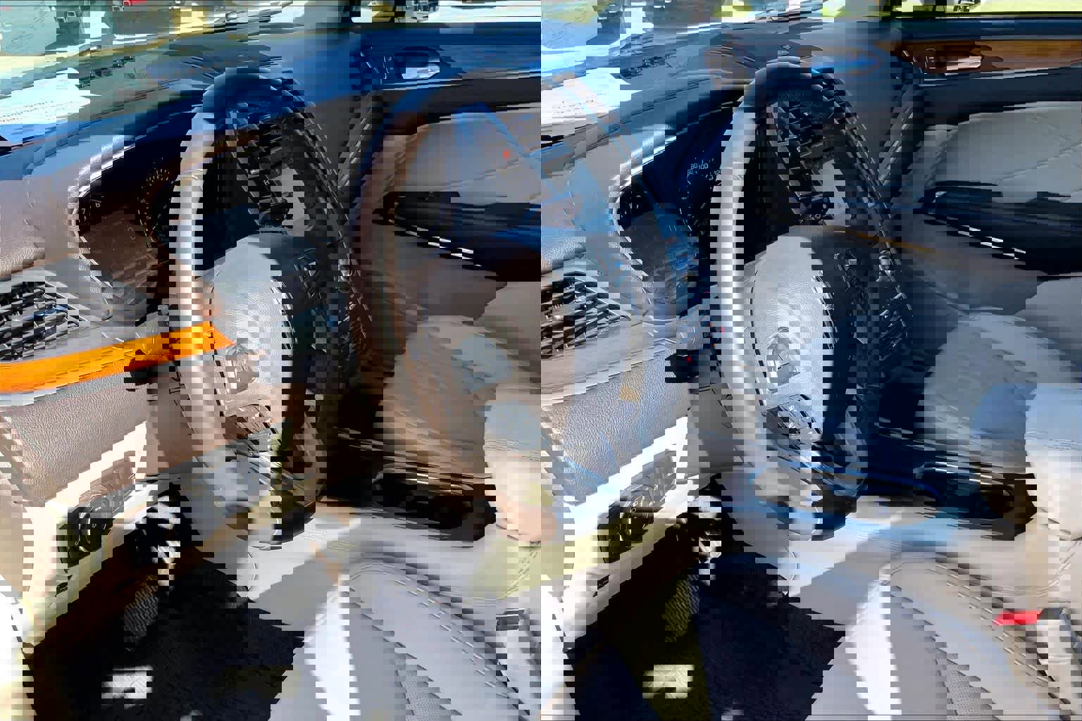 Used 2018 Lincoln MKC Select w/ Select Plus Package image 17