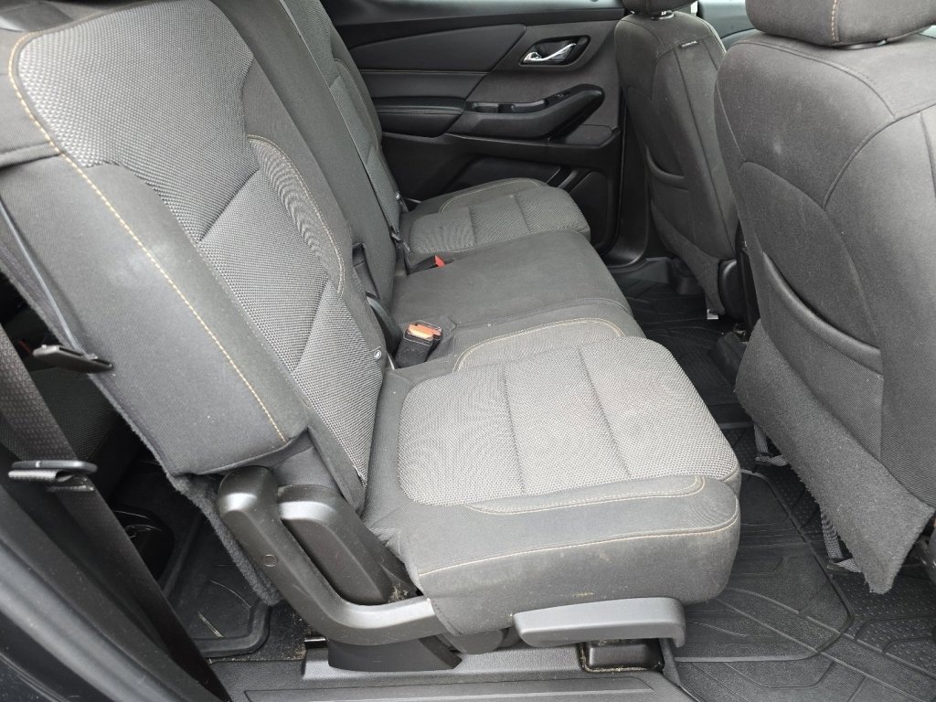 Used 2021 Chevrolet Traverse LT w/ LPO, Floor Liner Package image 18