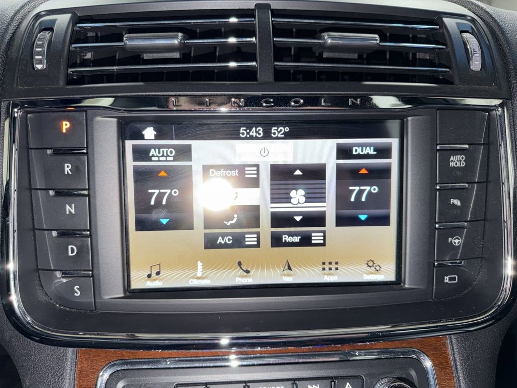 Used 2017 Lincoln Continental Reserve w/ Rear-seat Package image 23