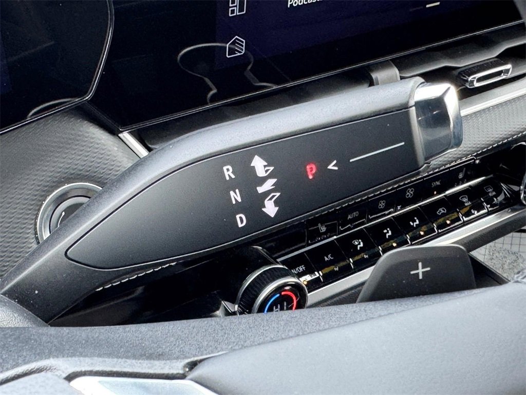 Used 2025 Chevrolet Equinox LT w/ Convenience Package II image 21