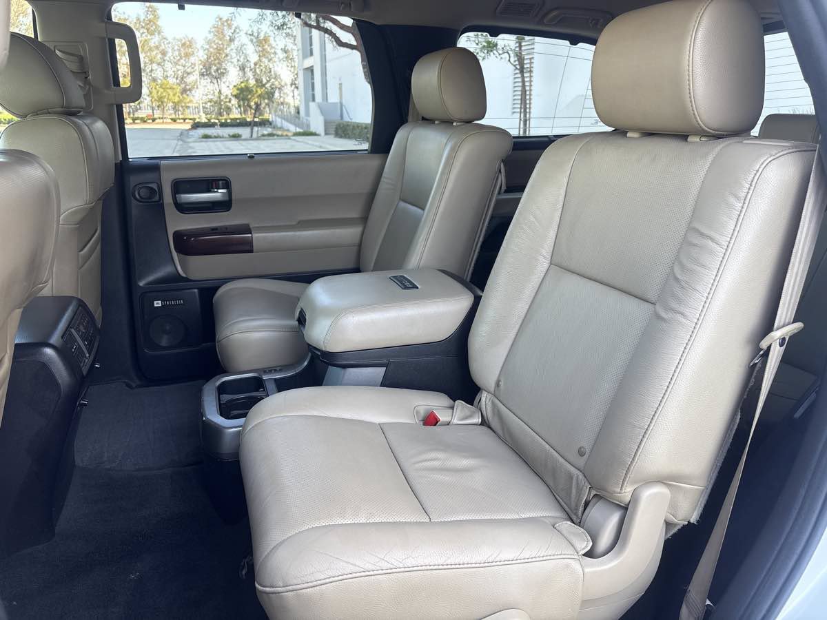 Used 2015 Toyota Sequoia Platinum RWD image 14