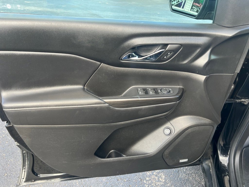 Used 2018 GMC Acadia SLT w/ LPO, Floor Liner Package AWD/4WD image 10