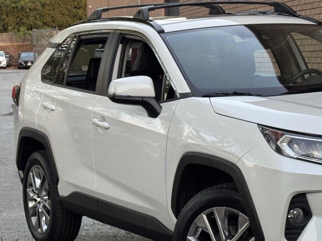 Used 2021 Toyota RAV4 XLE Premium image 38
