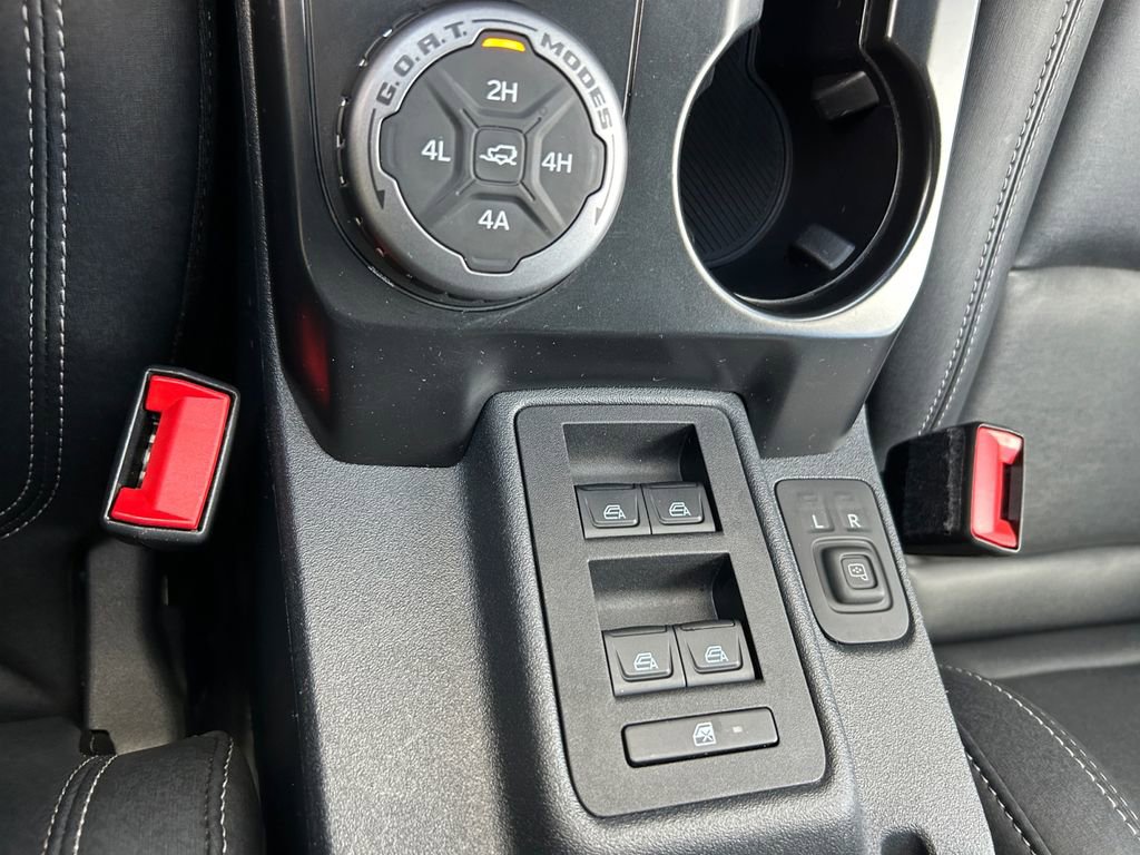 Used 2025 Ford Bronco Badlands AWD/4WD image 36