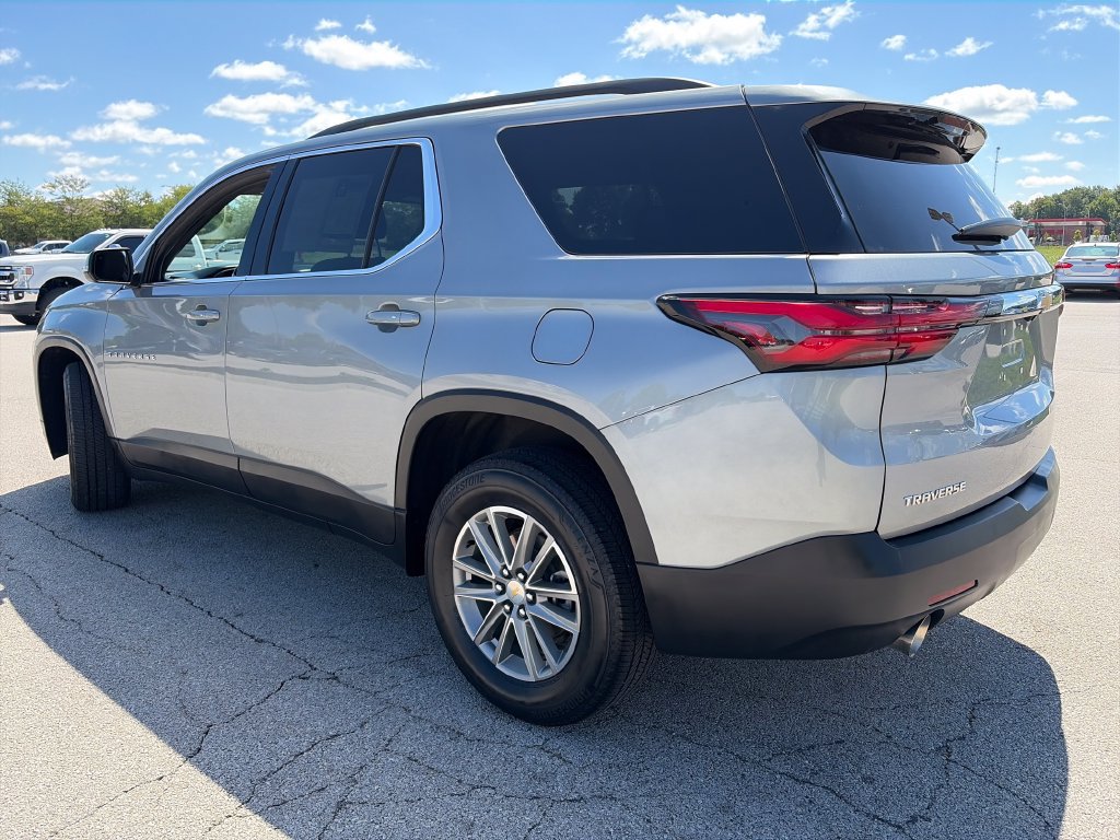 Used 2023 Chevrolet Traverse LT FWD image 5
