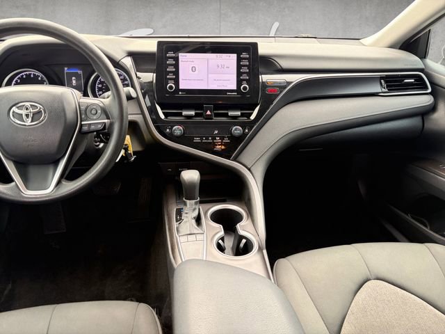 Used 2022 Toyota Camry LE image 3