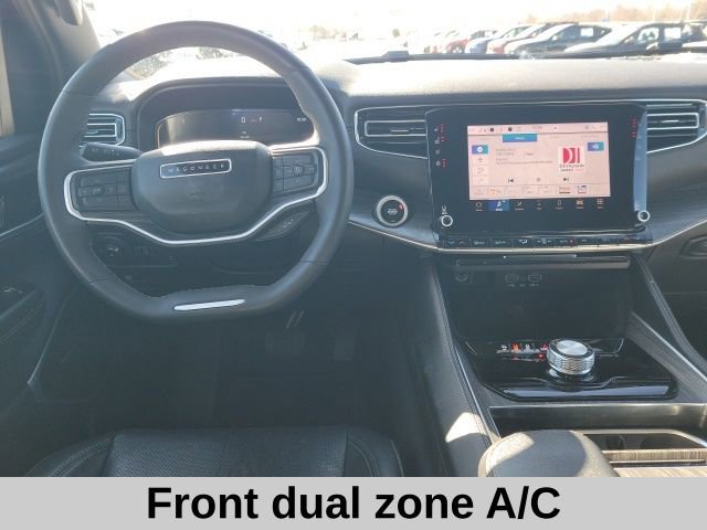 Used 2024 Jeep Wagoneer L Series II image 4