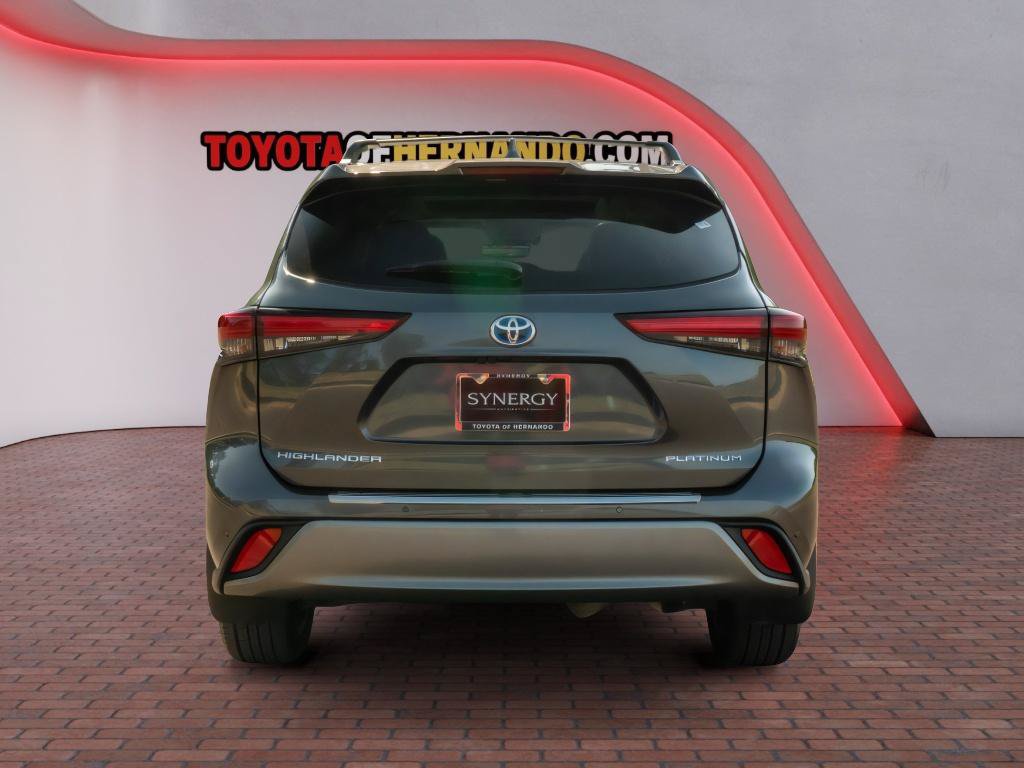 Used 2022 Toyota Highlander Platinum AWD/4WD image 7