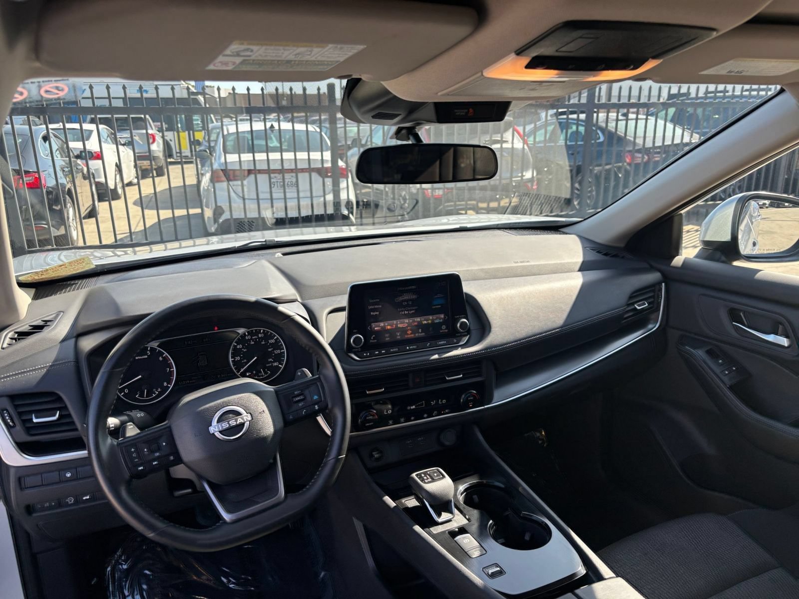 Used 2025 Nissan Rogue SV FWD image 34